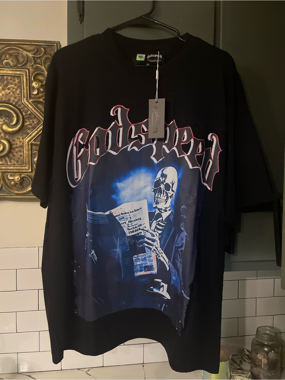 Men’s Graphic Design Tee Size XL.